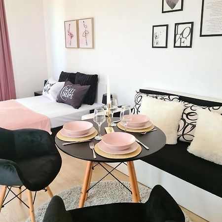 Rose Studio Apartment Burgas ภายนอก รูปภาพ