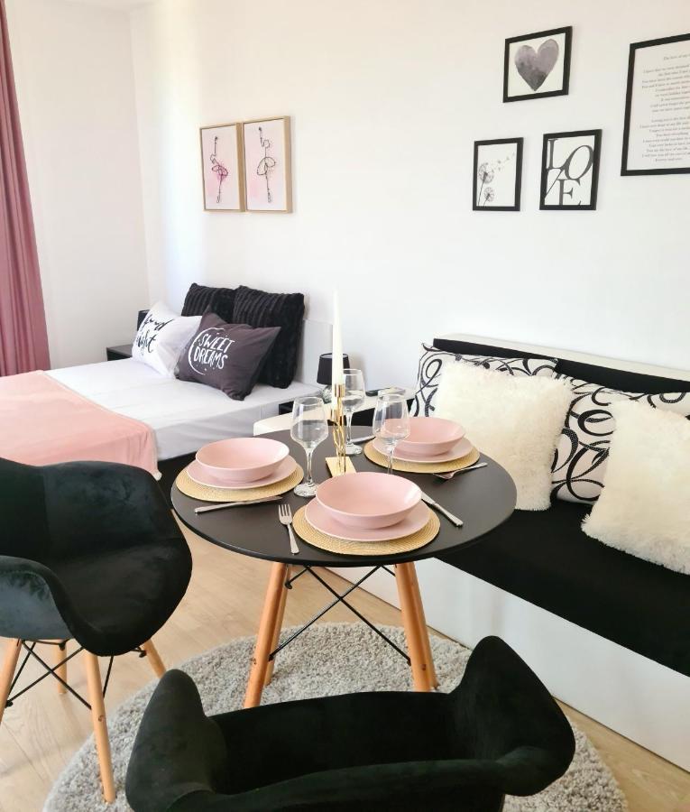 Rose Studio Apartment Burgas ภายนอก รูปภาพ